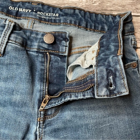 Old Navy Rockstar Skinny Leg Ripped Knee Mid Rise Jeans 4 Regular Stretch Denim - Picture 6 of 11